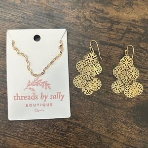 Gold Chain Bracelet and Dangling Earrings Set